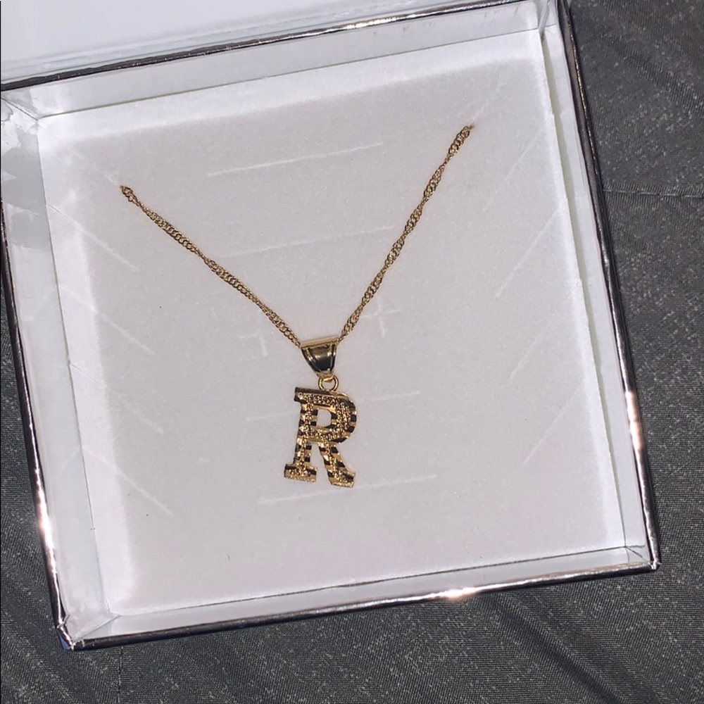 18K gold plated “R” chain